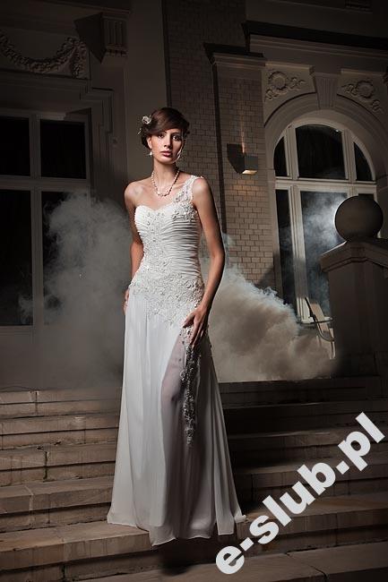 Annais Bridal Model Taylor