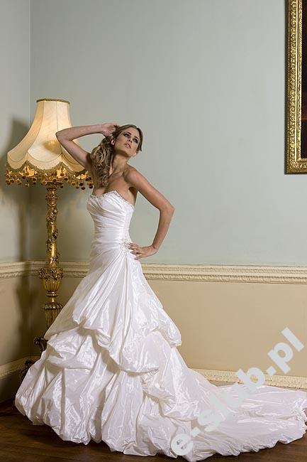 Opulence Bridal Model Peony