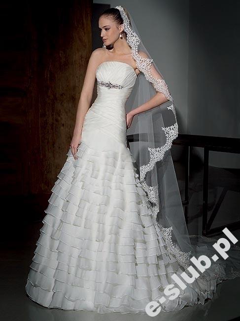 Sarah Bride Model 701