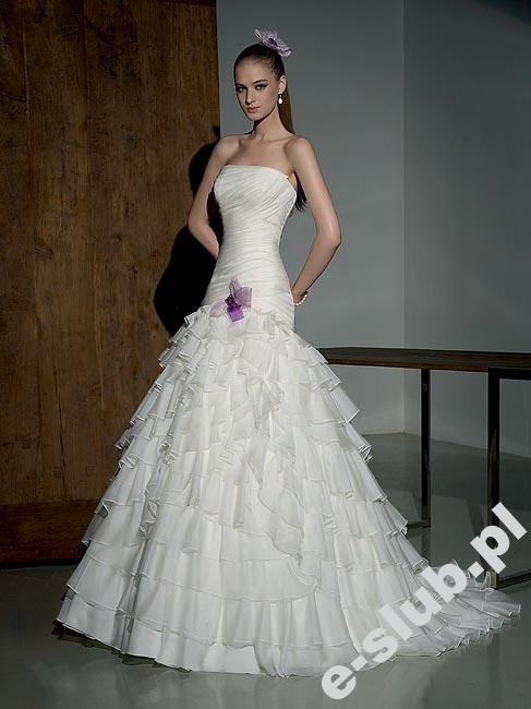 Sarah Bride Model 705