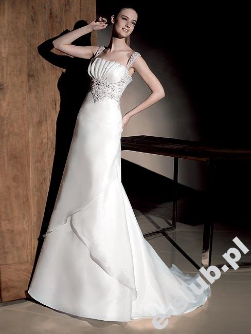 Sarah Bride Model 707